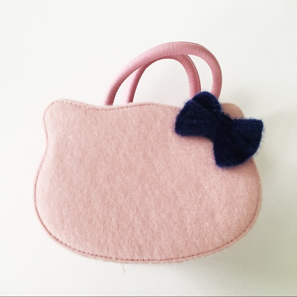 ✨ Fluffy Hello Kitty Cross Body Purse ✨